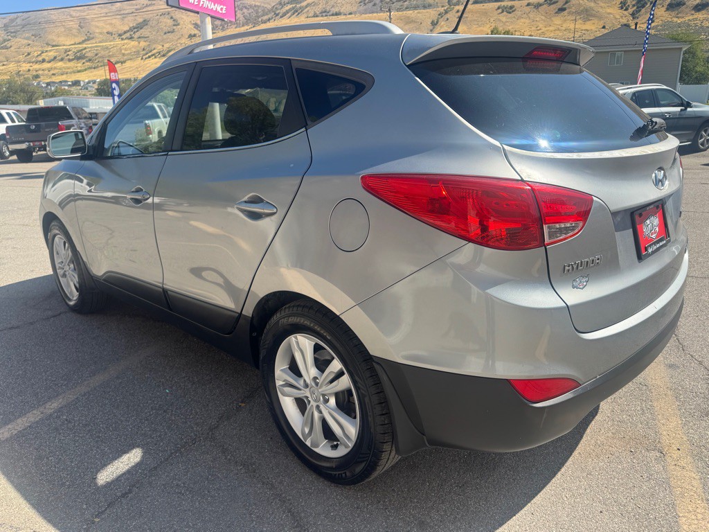 2011 Hyundai Tucson Image 5