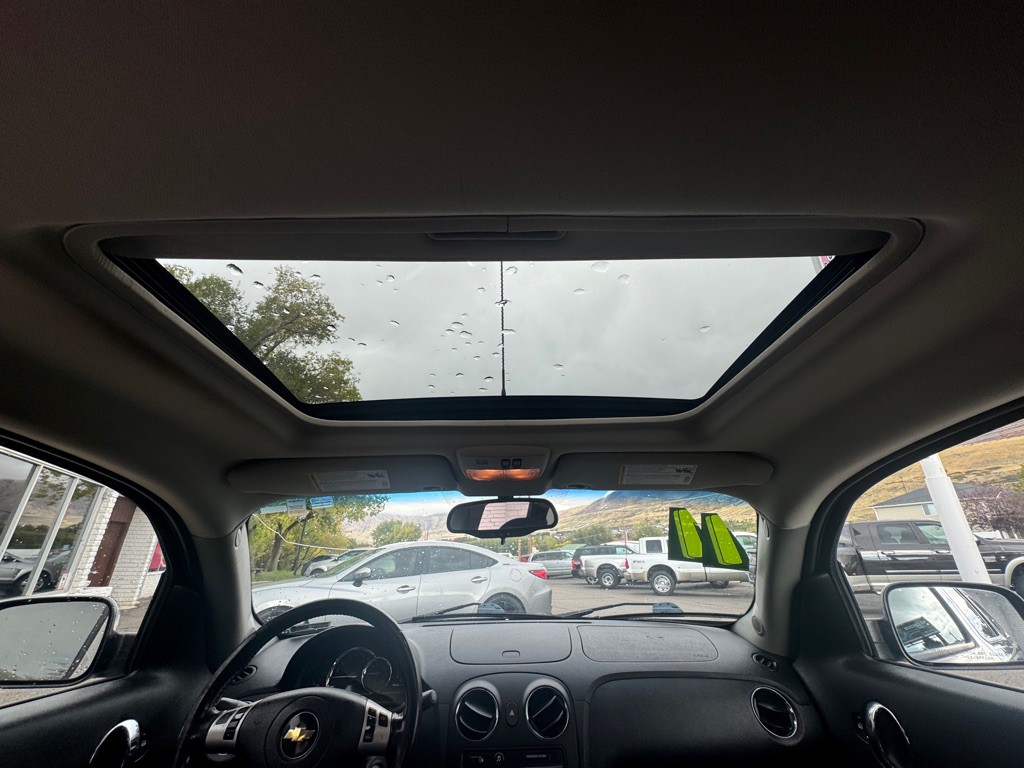 2011 Chevrolet HHR Image 16