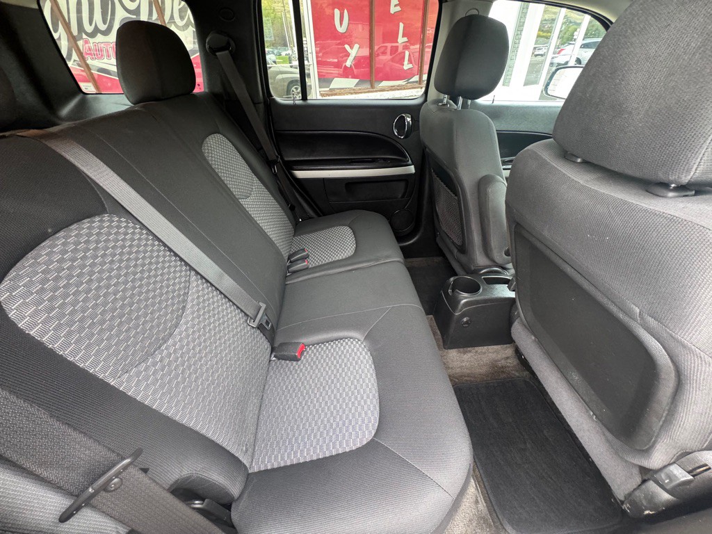 2011 Chevrolet HHR Image 21