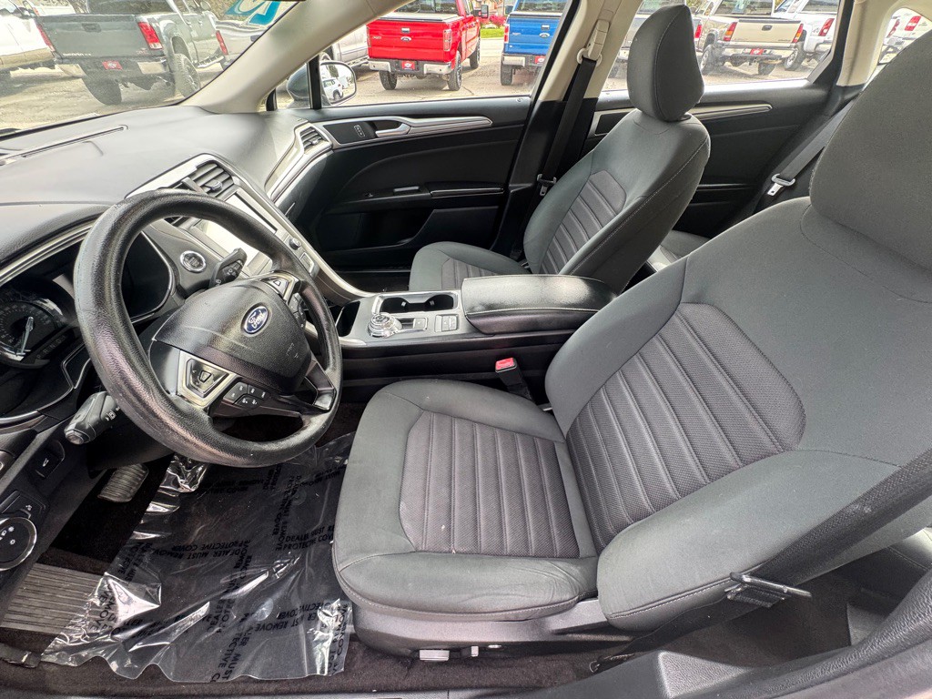 2020 Ford Fusion Image 12