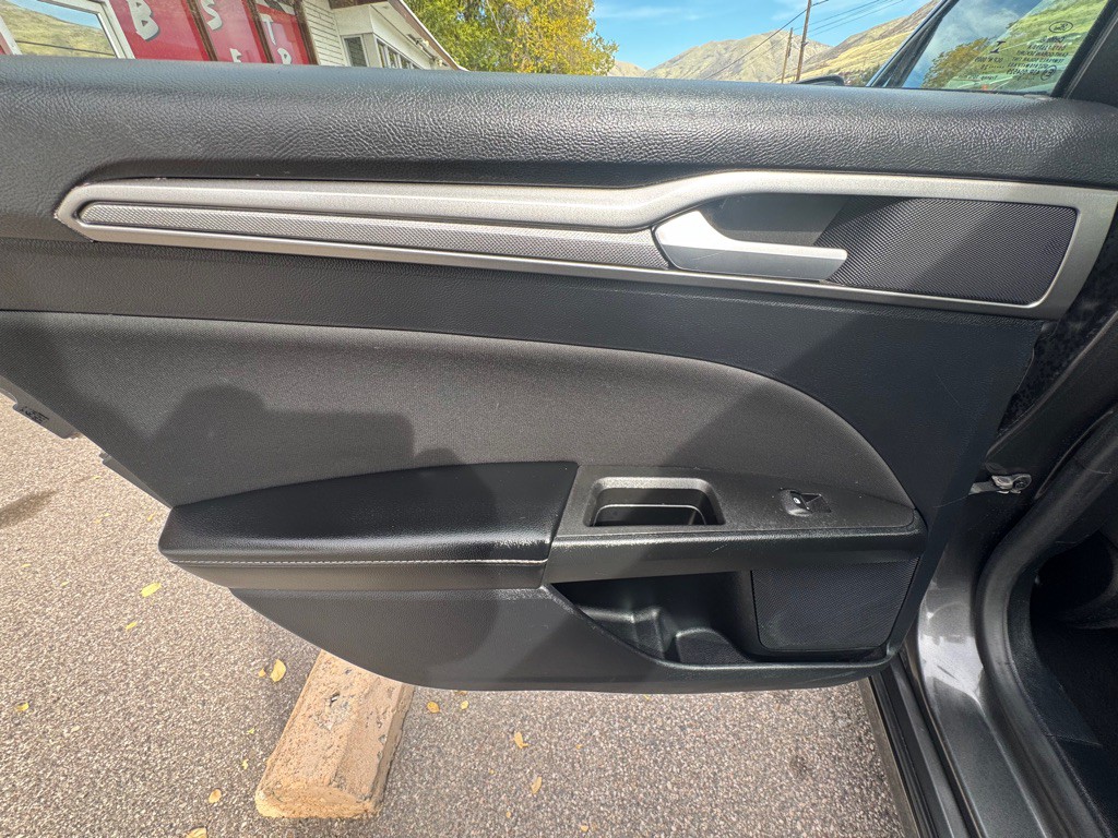 2020 Ford Fusion Image 15