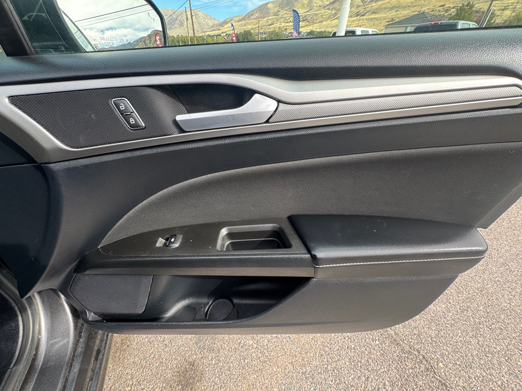 2020 Ford Fusion Image 17