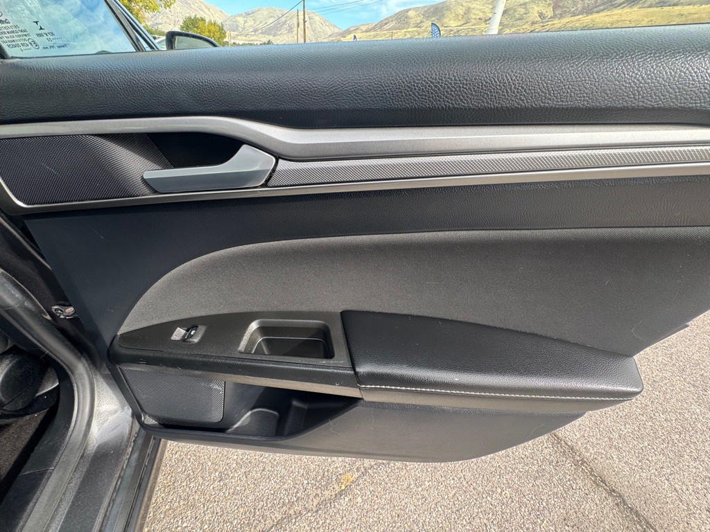 2020 Ford Fusion Image 19