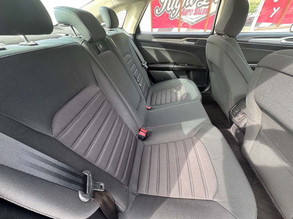 2020 Ford Fusion Image 20