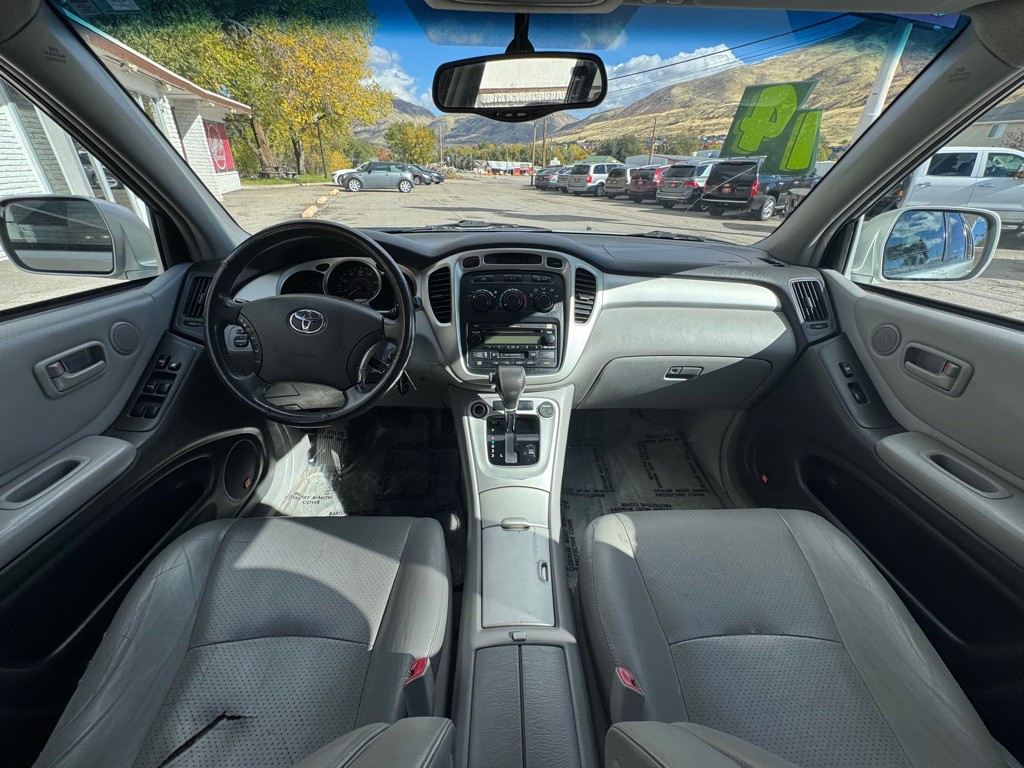 2004 Toyota Highlander Image 10