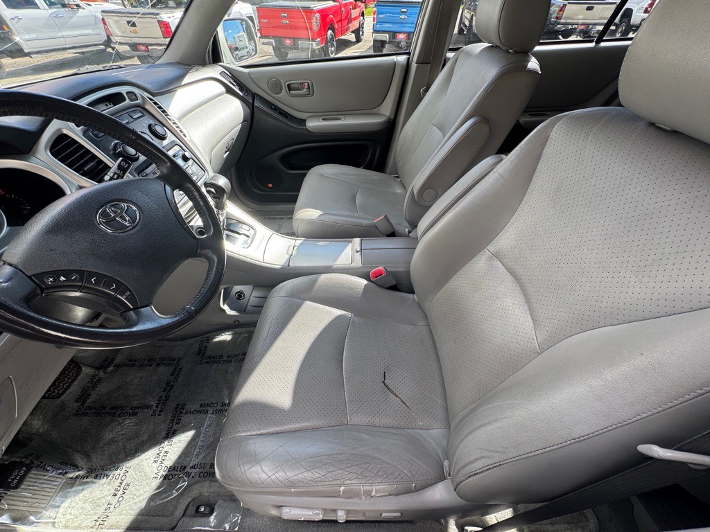 2004 Toyota Highlander Image 12