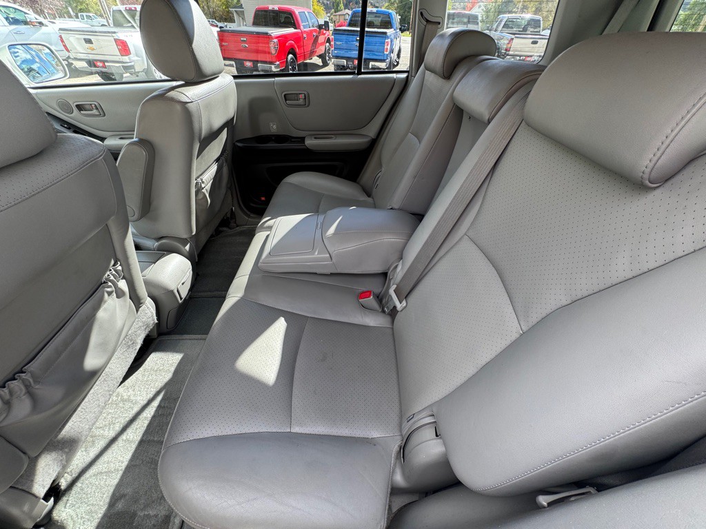 2004 Toyota Highlander Image 15