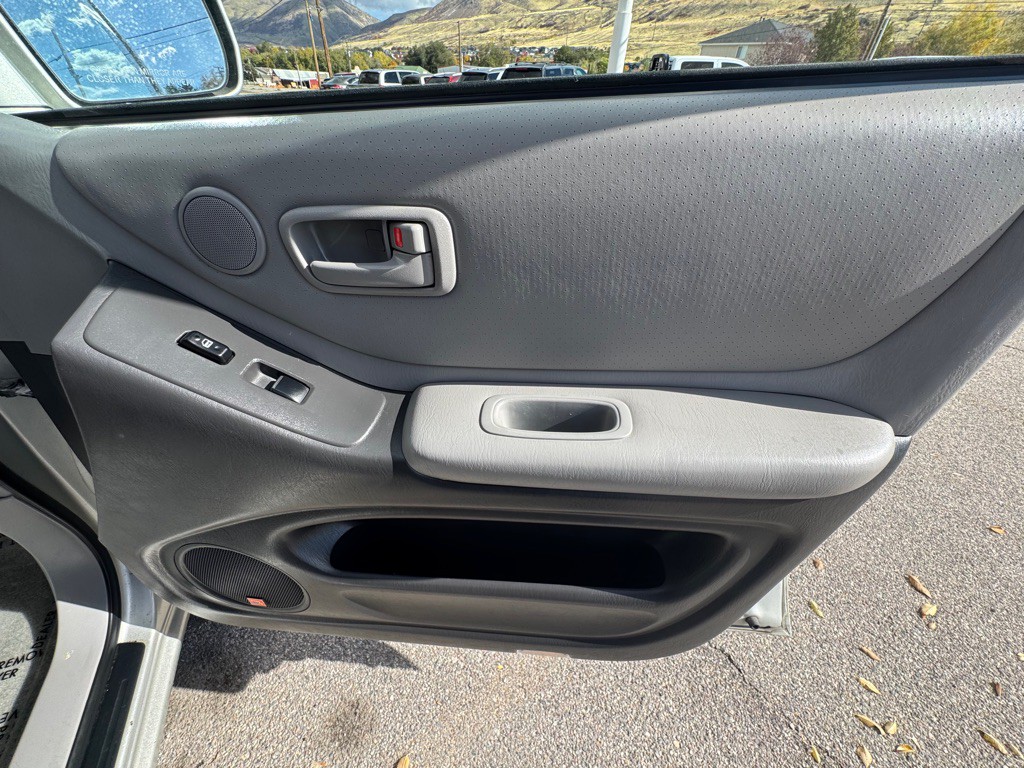 2004 Toyota Highlander Image 18