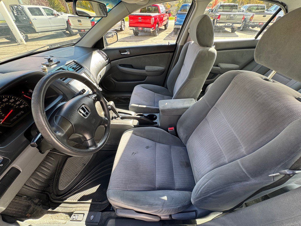 2004 Honda Accord Image 11