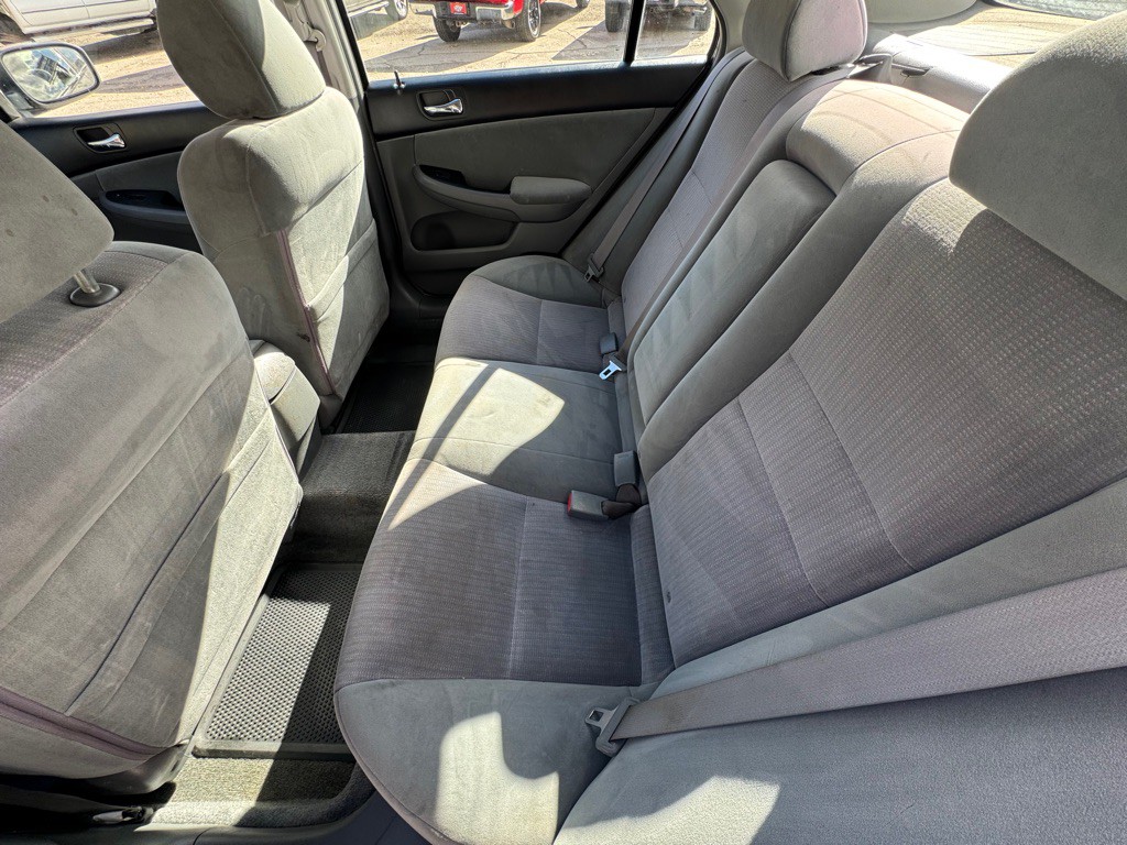 2004 Honda Accord Image 15