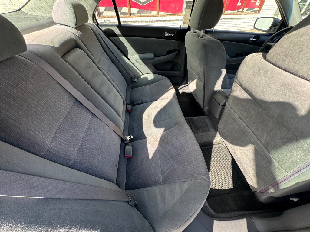 2004 Honda Accord Image 20