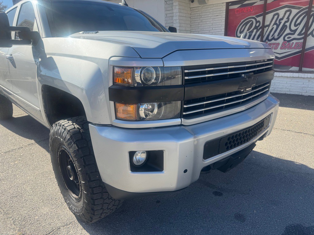 2016 Chevrolet Silverado 1500 Image 2