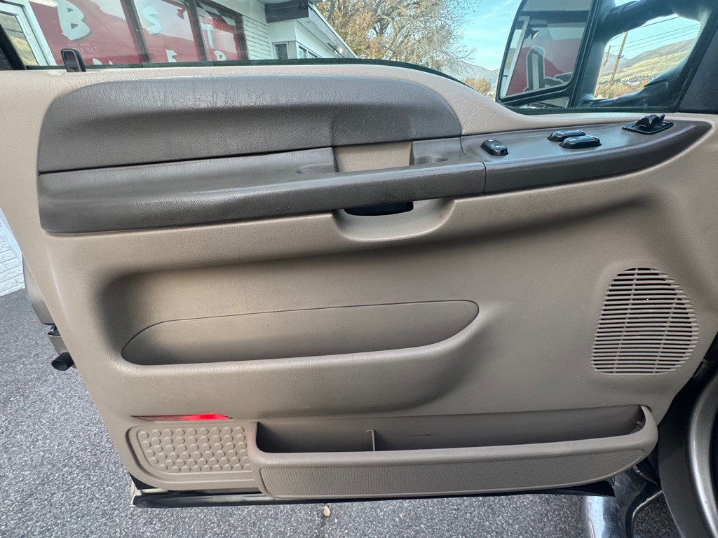 2002 Ford F-350 Image 15