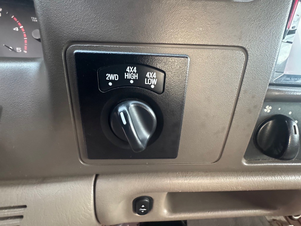 2002 Ford F-350 Image 22