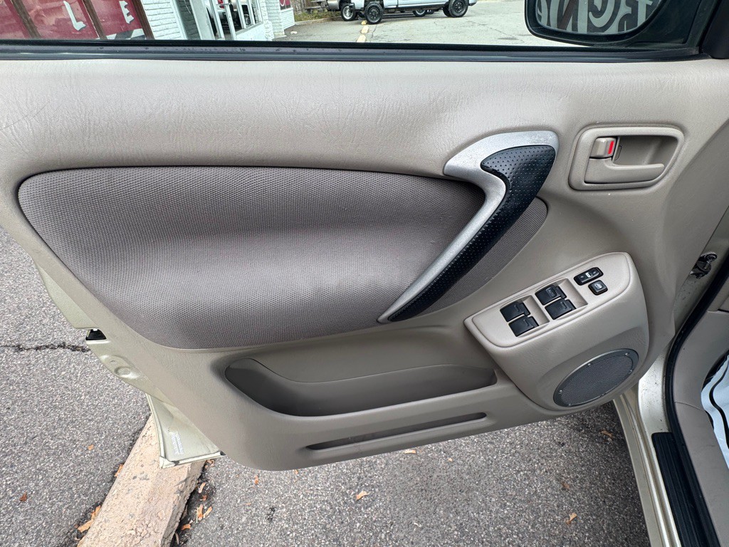 2002 Toyota Rav4 Image 11