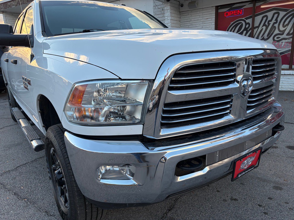 2014 RAM 2500 Image 2
