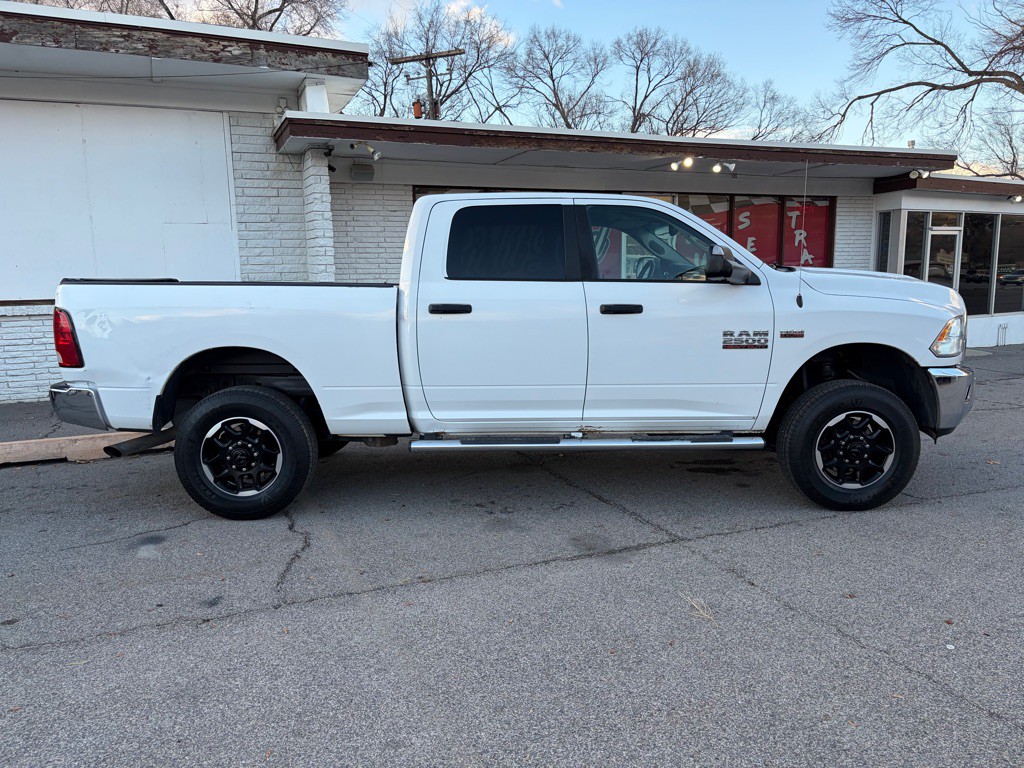 2014 RAM 2500 Image 9