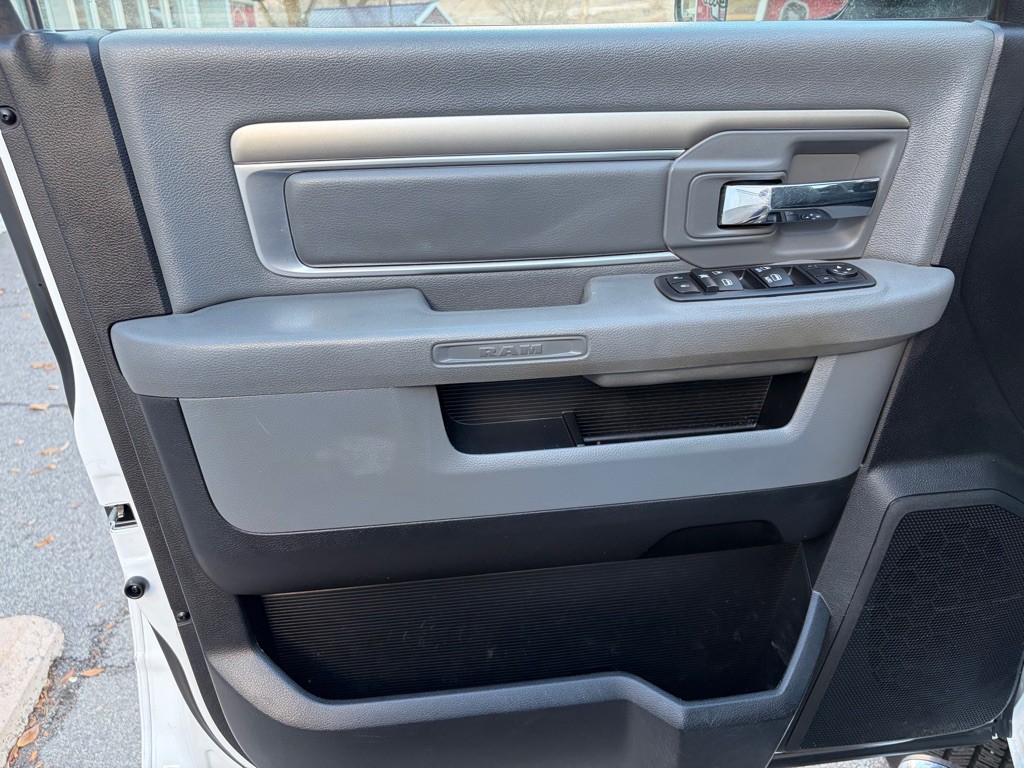 2014 RAM 2500 Image 16