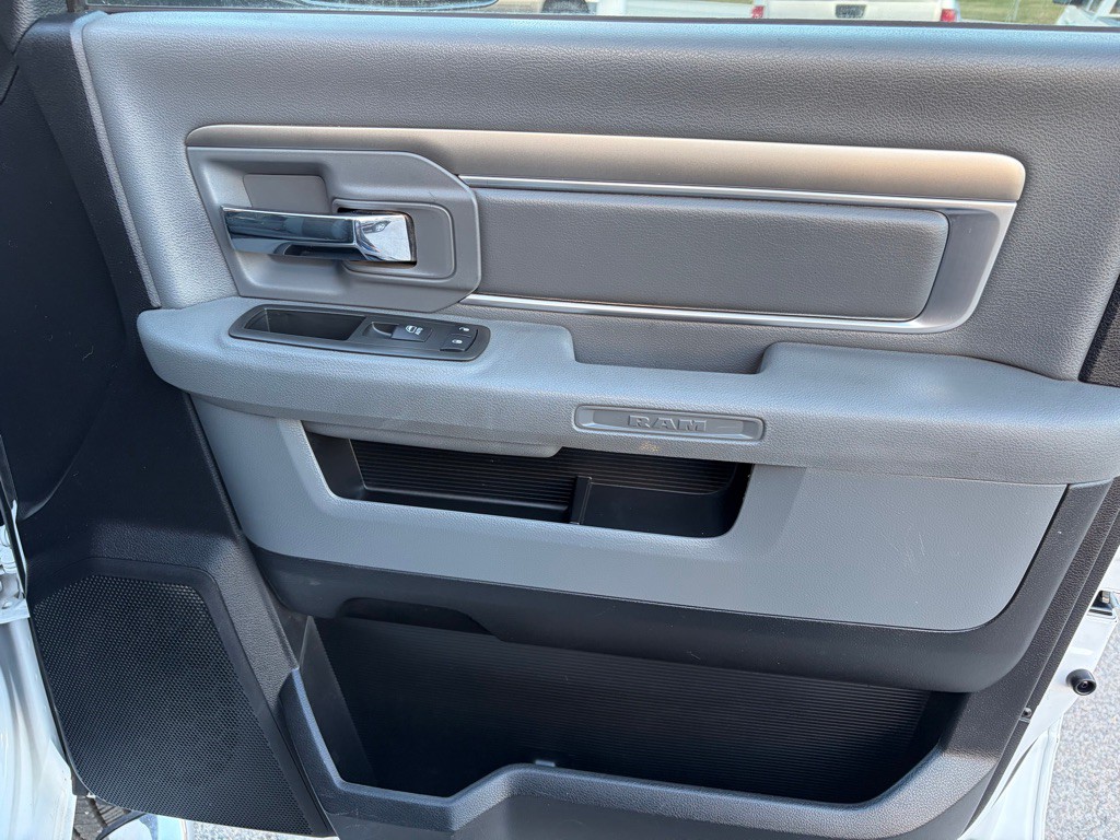 2014 RAM 2500 Image 25