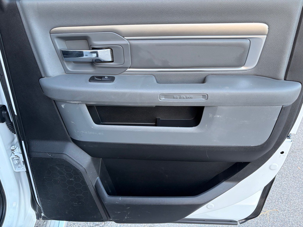 2014 RAM 2500 Image 28