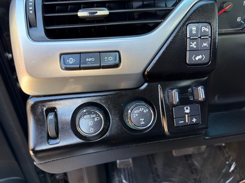 2017 Chevrolet Tahoe Image 19