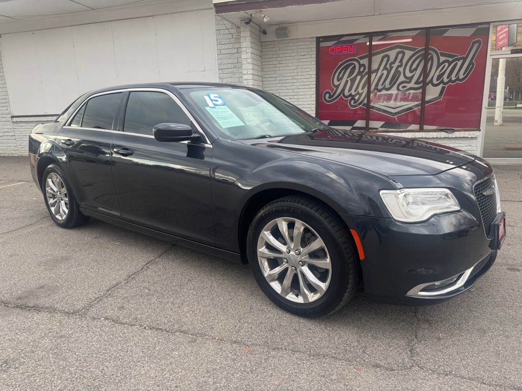2015 Chrysler 300 Image 1