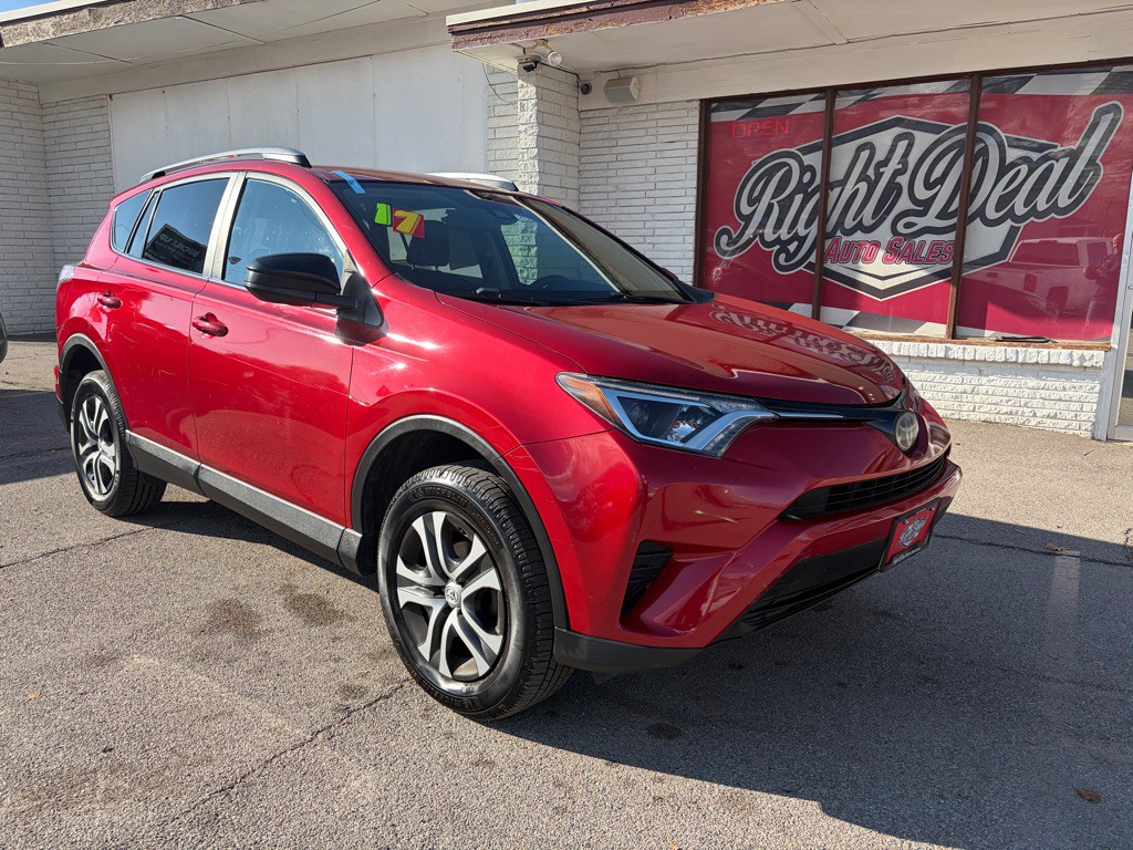 2017 Toyota Rav4 Image 2