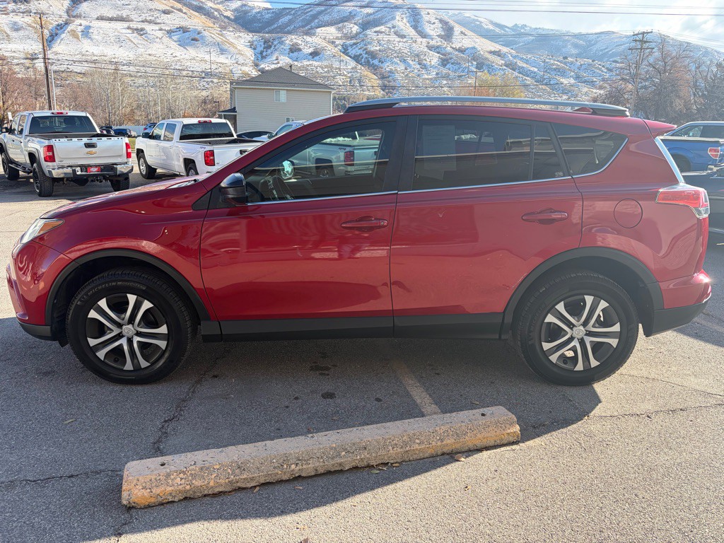 2017 Toyota Rav4 Image 5