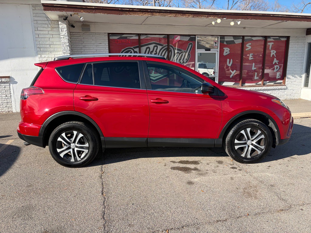 2017 Toyota Rav4 Image 9