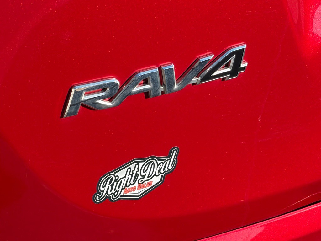 2017 Toyota Rav4 Image 10