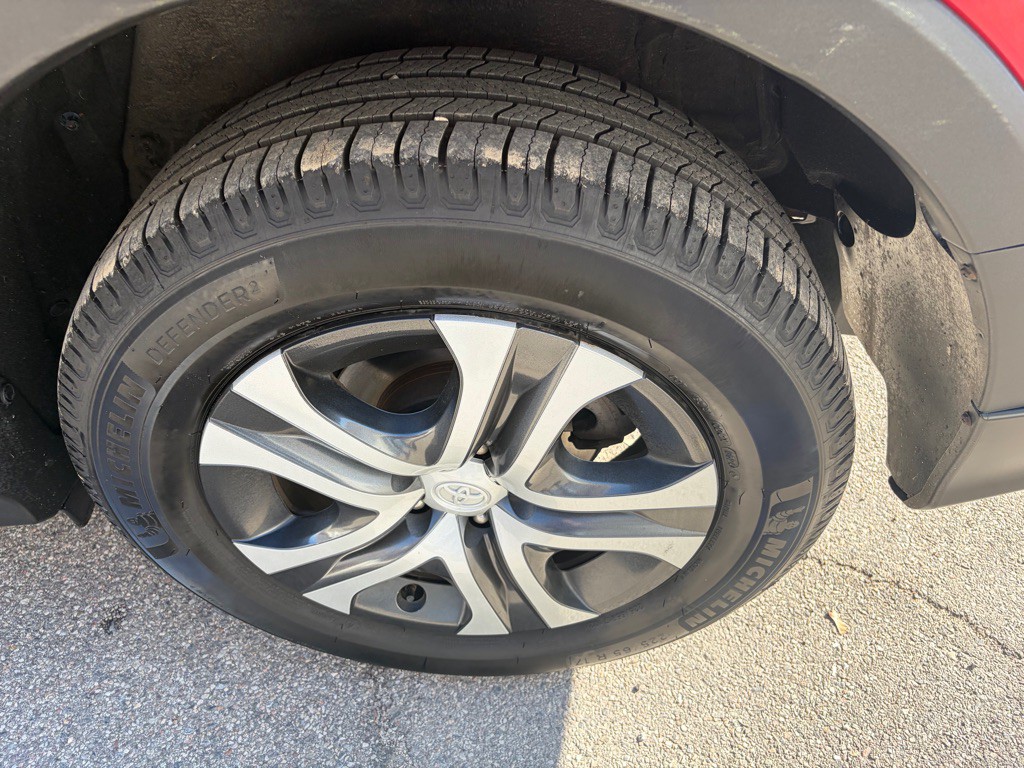 2017 Toyota Rav4 Image 12