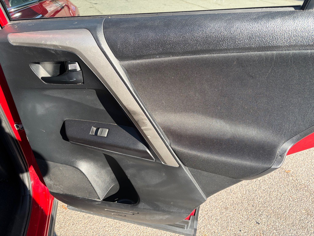 2017 Toyota Rav4 Image 23