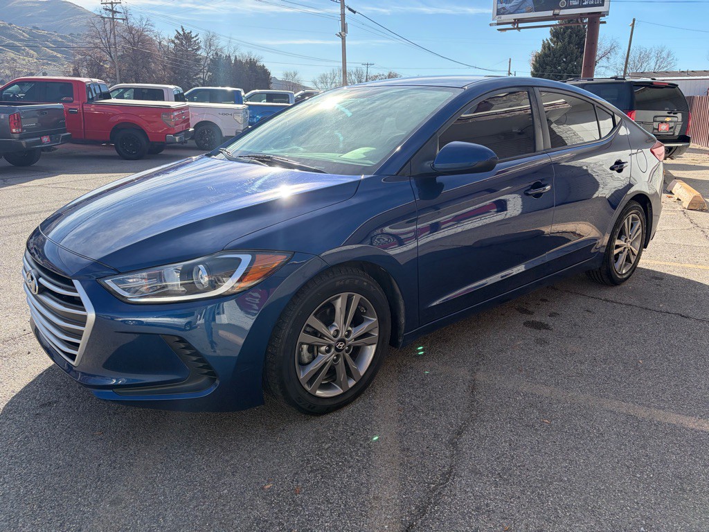 2017 Hyundai Elantra Image 3