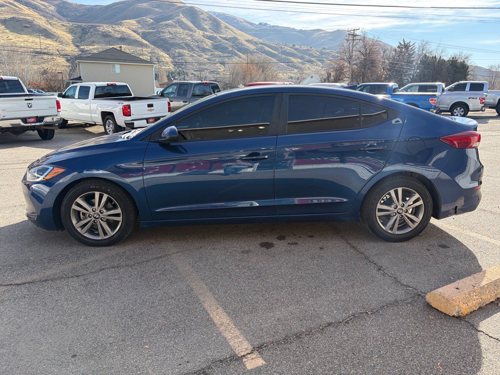 2017 Hyundai Elantra Image 4