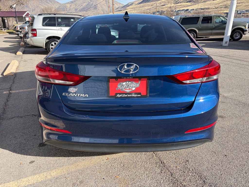 2017 Hyundai Elantra Image 6