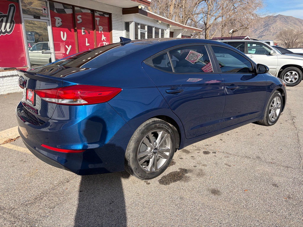 2017 Hyundai Elantra Image 7