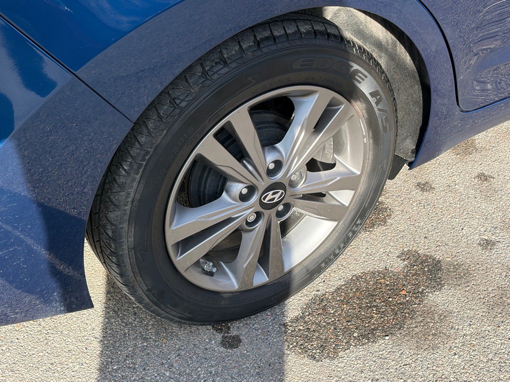 2017 Hyundai Elantra Image 10
