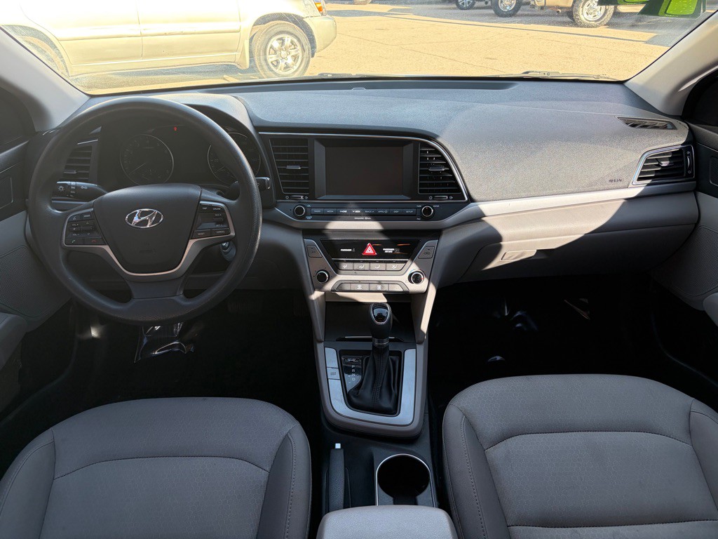 2017 Hyundai Elantra Image 11