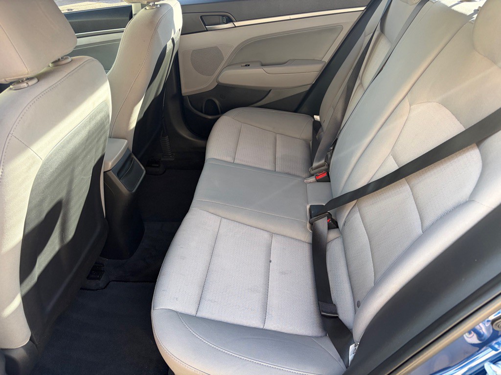 2017 Hyundai Elantra Image 17