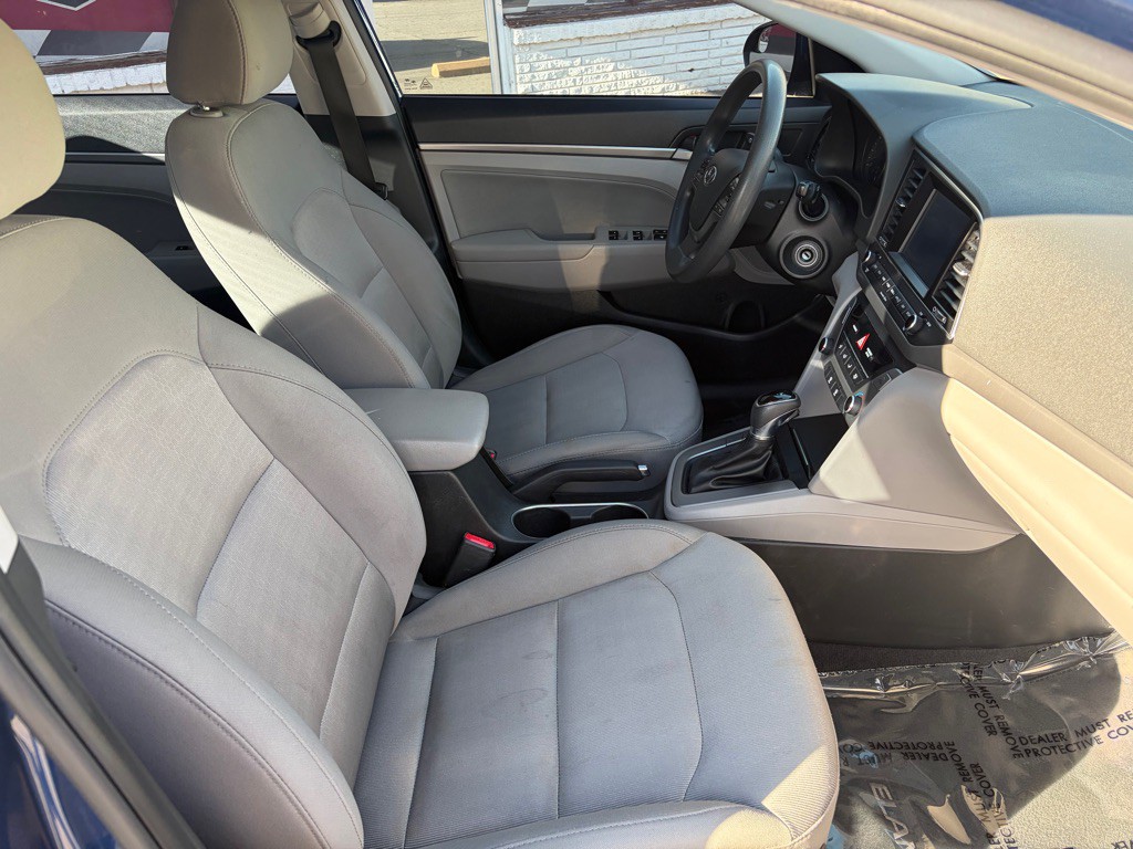 2017 Hyundai Elantra Image 19