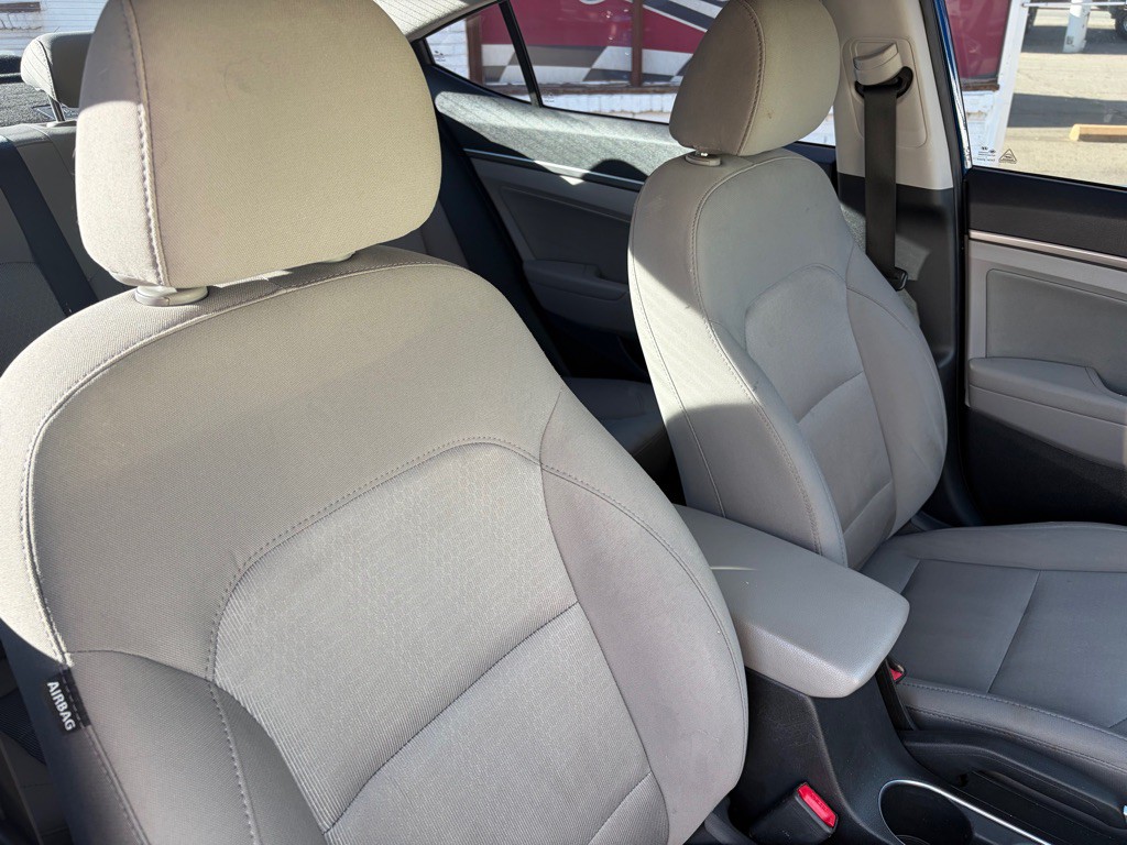 2017 Hyundai Elantra Image 20