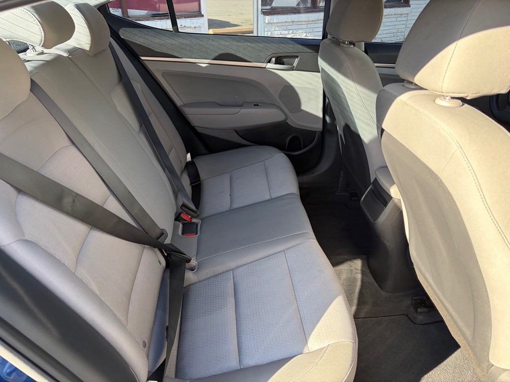 2017 Hyundai Elantra Image 22