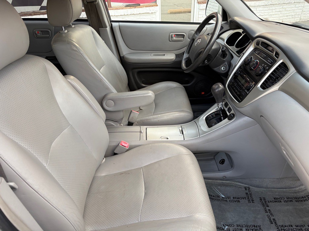 2004 Toyota Highlander Image 16