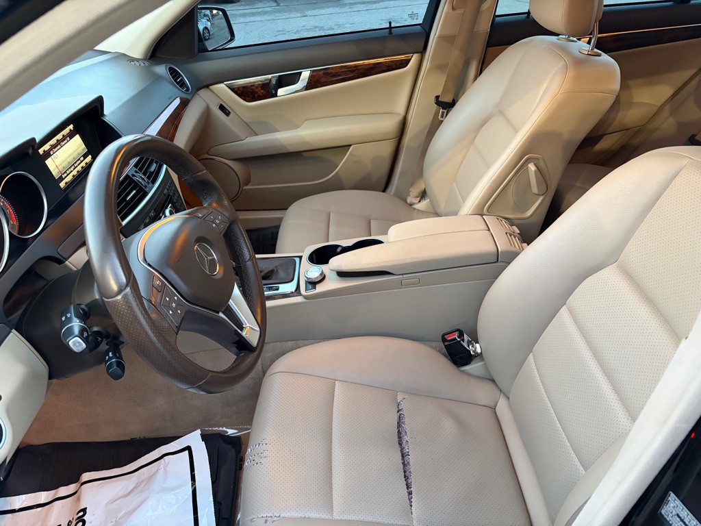 2013 Mercedes-Benz C-Class Image 13
