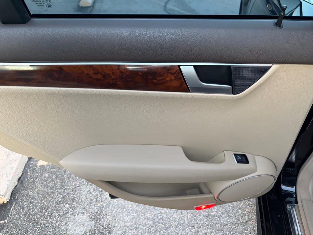 2013 Mercedes-Benz C-Class Image 18