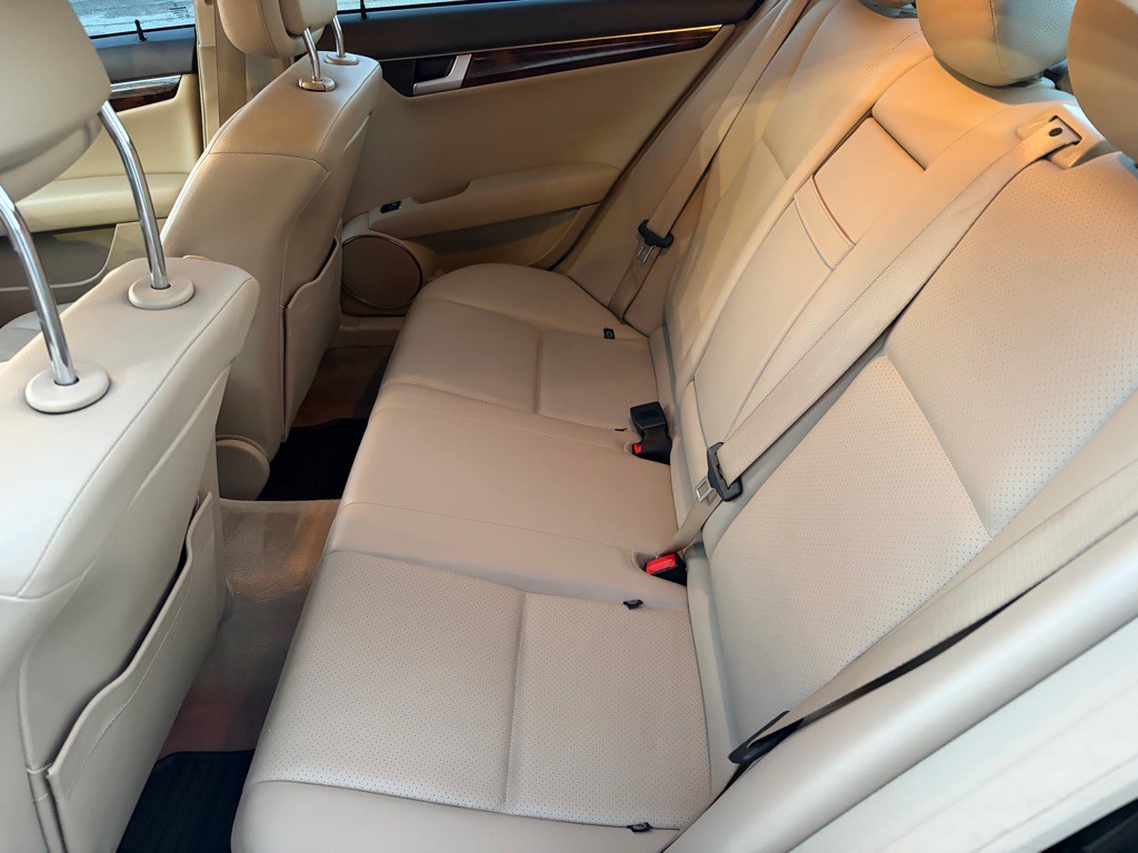 2013 Mercedes-Benz C-Class Image 19