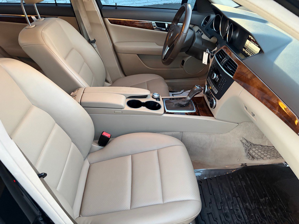2013 Mercedes-Benz C-Class Image 23