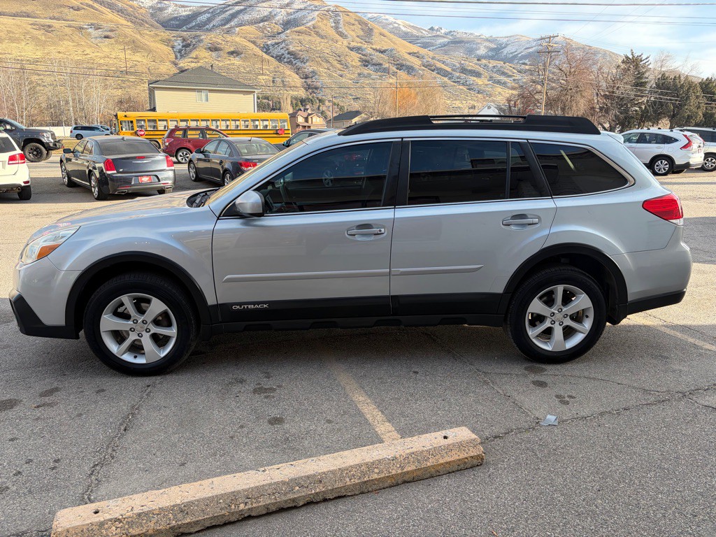 2014 Subaru Outback Image 4