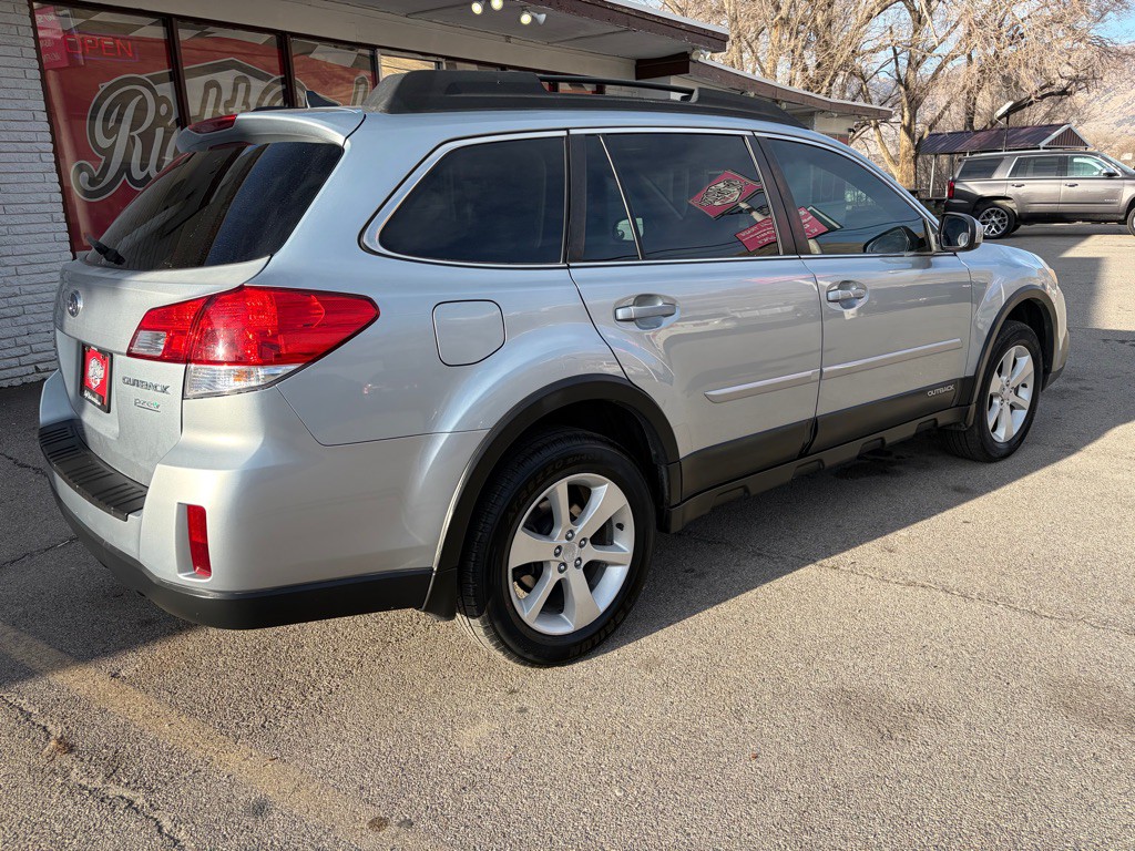 2014 Subaru Outback Image 7