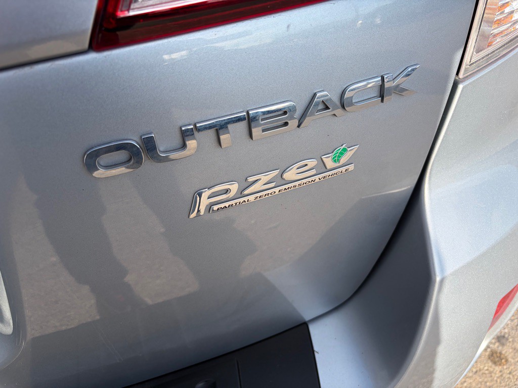 2014 Subaru Outback Image 10